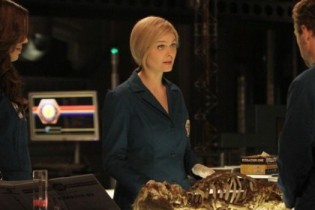 Bones-Season-8-Episode-1-The-Future-in-the-Past-5-630x350 No really, it's awful.