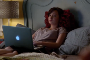 jenna bed computer Source: MTV