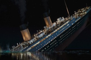 sinking ship titanic